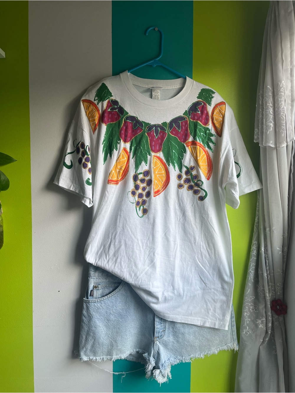 Vintage Brush Works White Fruit Hand Painted T-Shirt single stitch